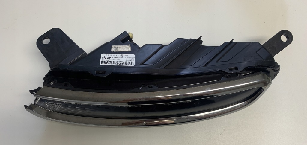 фото №1, Citroen berlingo iv левый led do движение dziennje хром drl