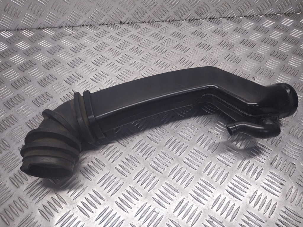 Купить Труба воздухозаборник воздуха mercedes w202 1.8 1111400912 1110940091