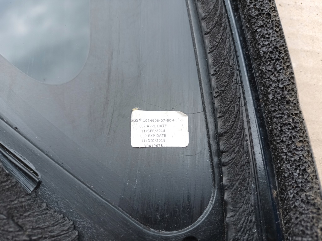 Tesla x стекло кузовная задняя правая задний  правый Недорого