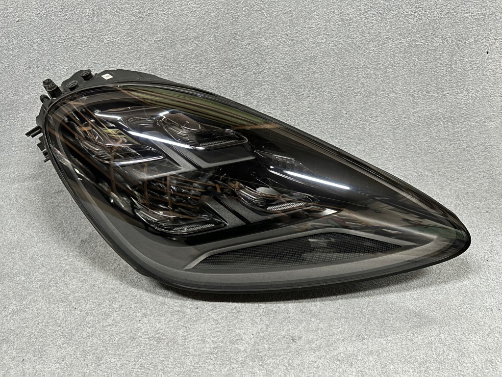 Фара porsche cayenne full led matrix 9y0941036j правий оригінал європа Зі Шроту