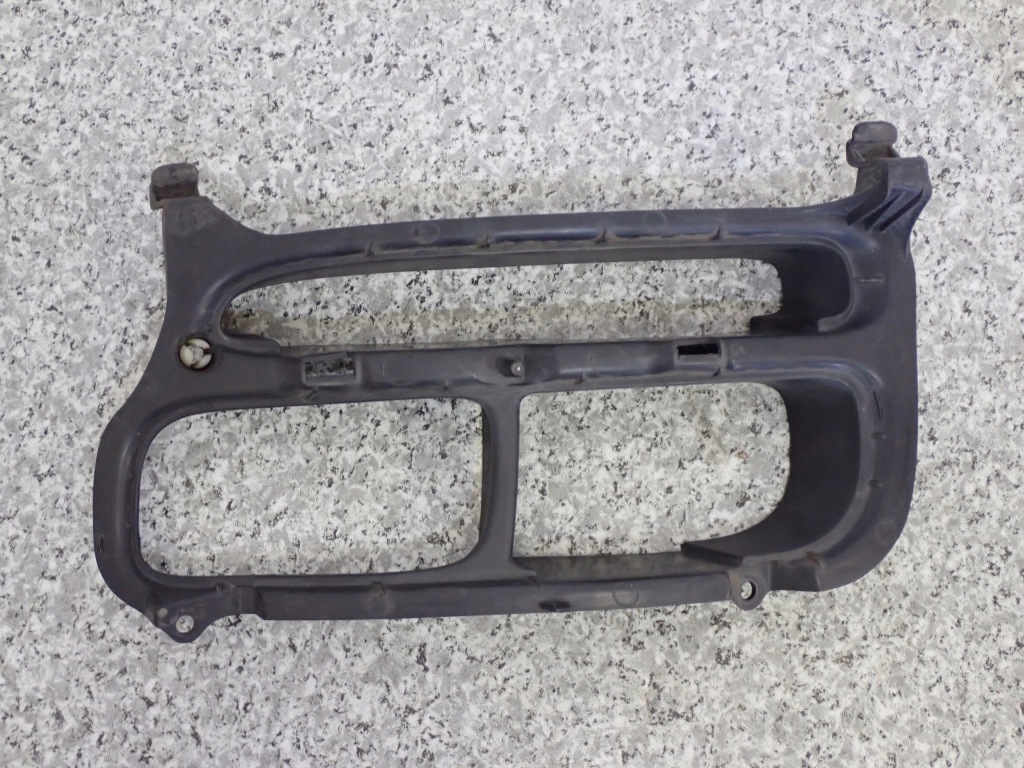 фото №2, Toyota avensis t25 przedlift 03- рамка протитуманної фари передня ліва