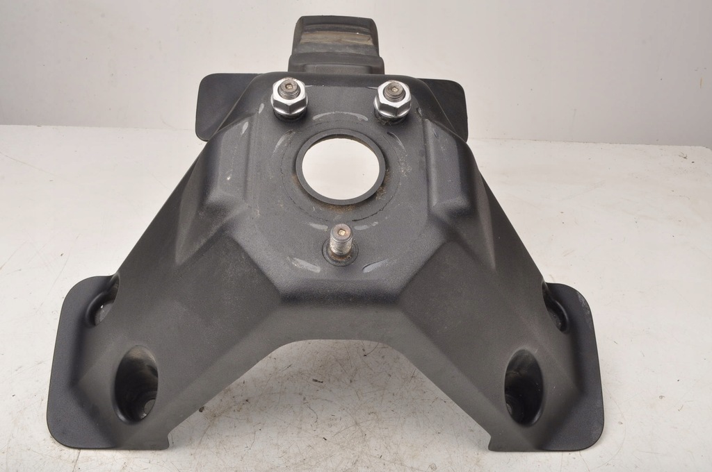 фото №1, Defender l663 кронштейн колеса запасного 21r