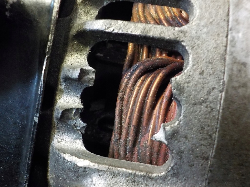 Cherokee voyager 2.5 td 95r 114km enc генератор 09082018007 в Україні