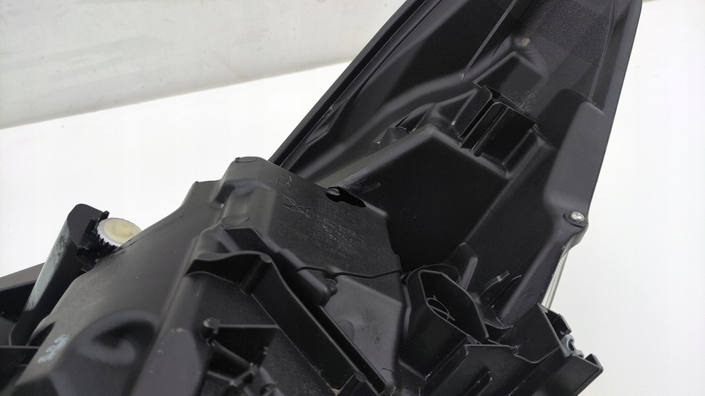 фото №10, Subaru forester 5 v 2019 лампа full led правый перед передняя lp37