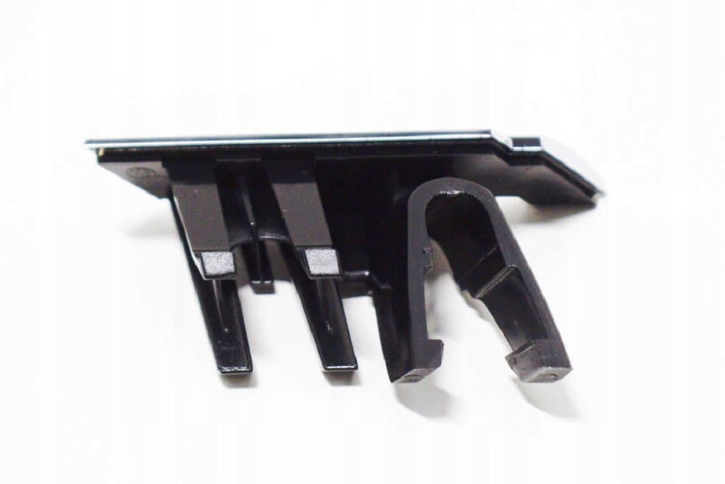 фото №3, Volkswagen cc передний решётка радиатора хромированный значок r-line 3c8853948bfxc