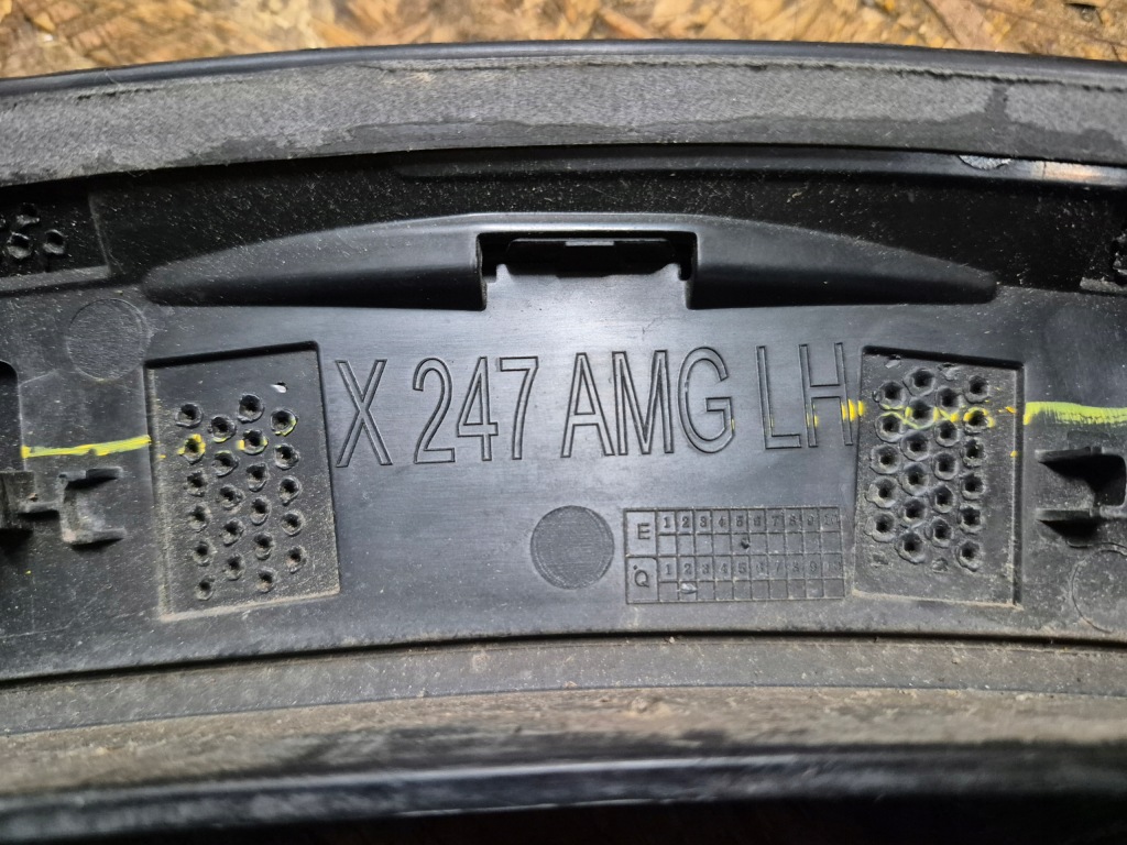 Mercedes glb a-247 a 247 x247 amg молдинг на крыло передний перед левый Оригинал