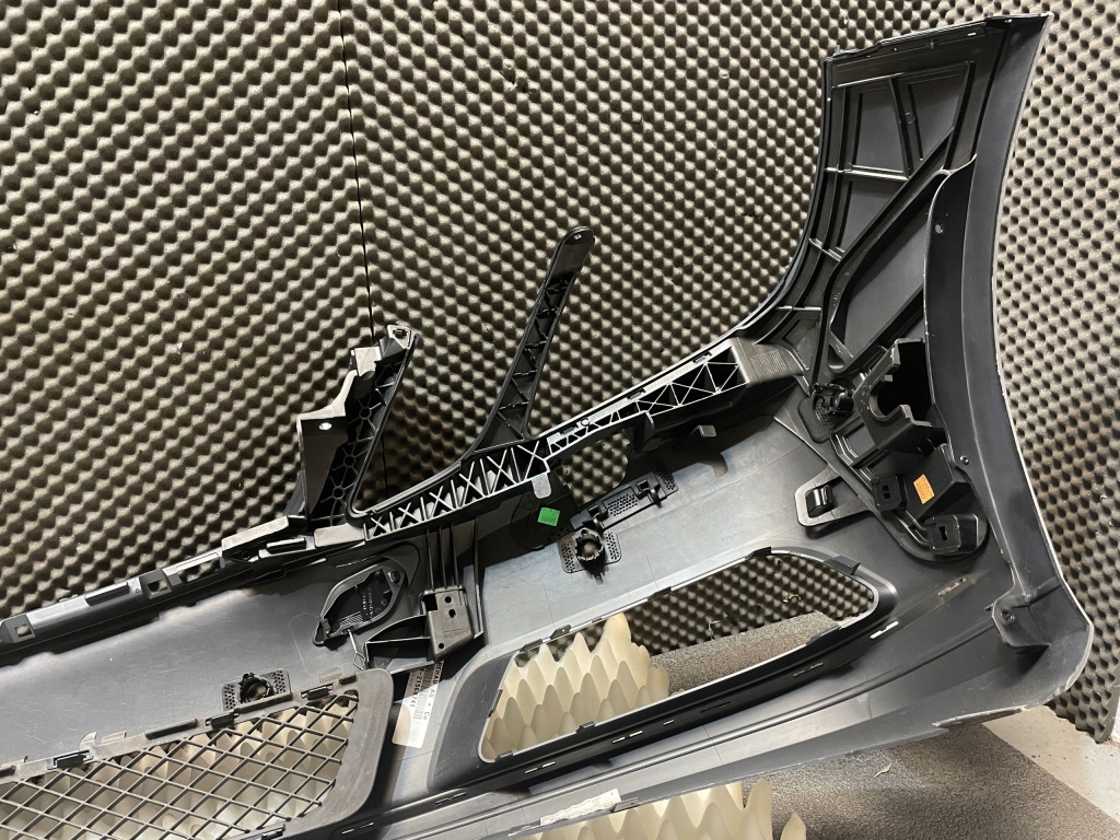 Купить Mercedes e klasa бампер новый хороший a128801540