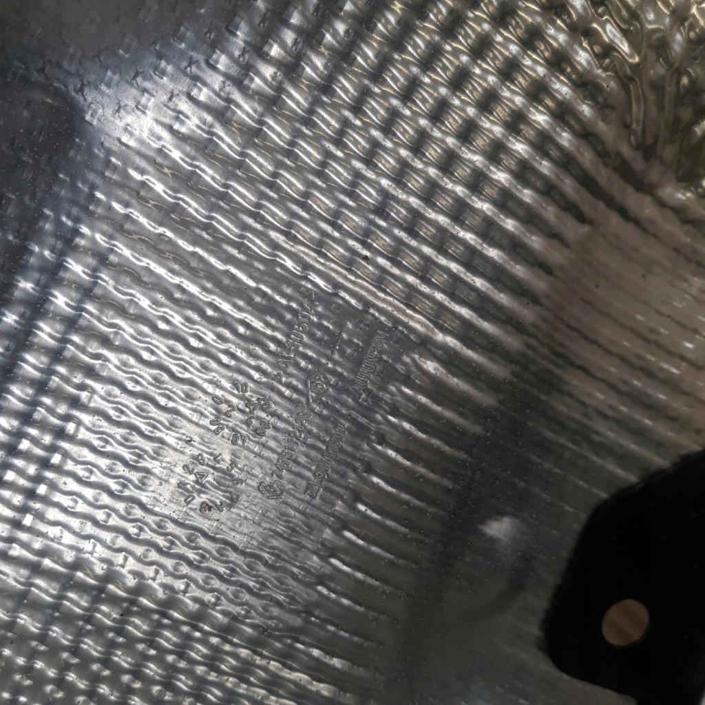 Накладка защита тепловые комплект renault trafic 3 рестайлинг  iv primastar 2021 с Разборки