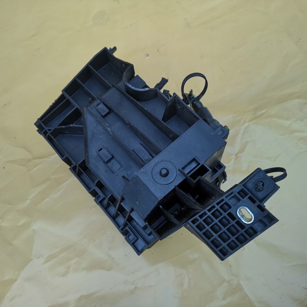 фото №3, Ford mondeo mk5 14- коробка корпус запобіжників