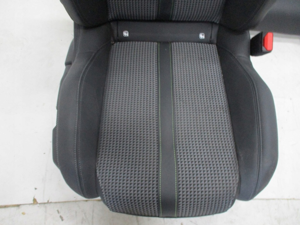 фото №13, Обивка pół кожа сиденья peugeot 2008 ii