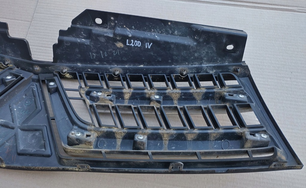 фото №9, Mitsubishi l200 4 iv lift 10-15 решітка радіатора решітка радіатора бампера передній 7450a870