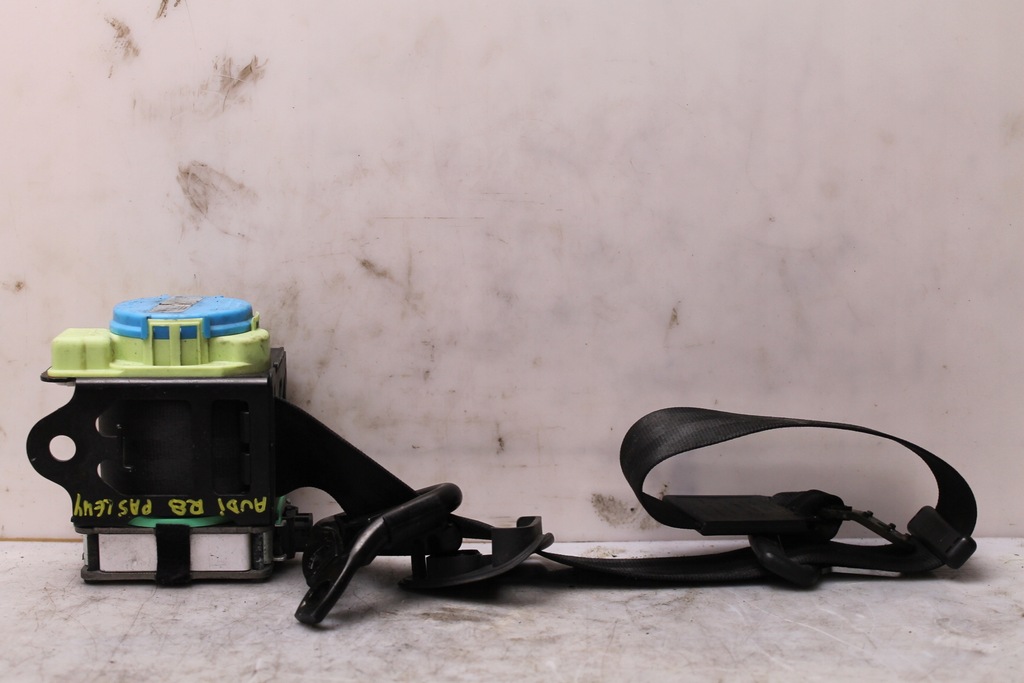 фото №3, Audi r8 420 06r- pas безпеки правий