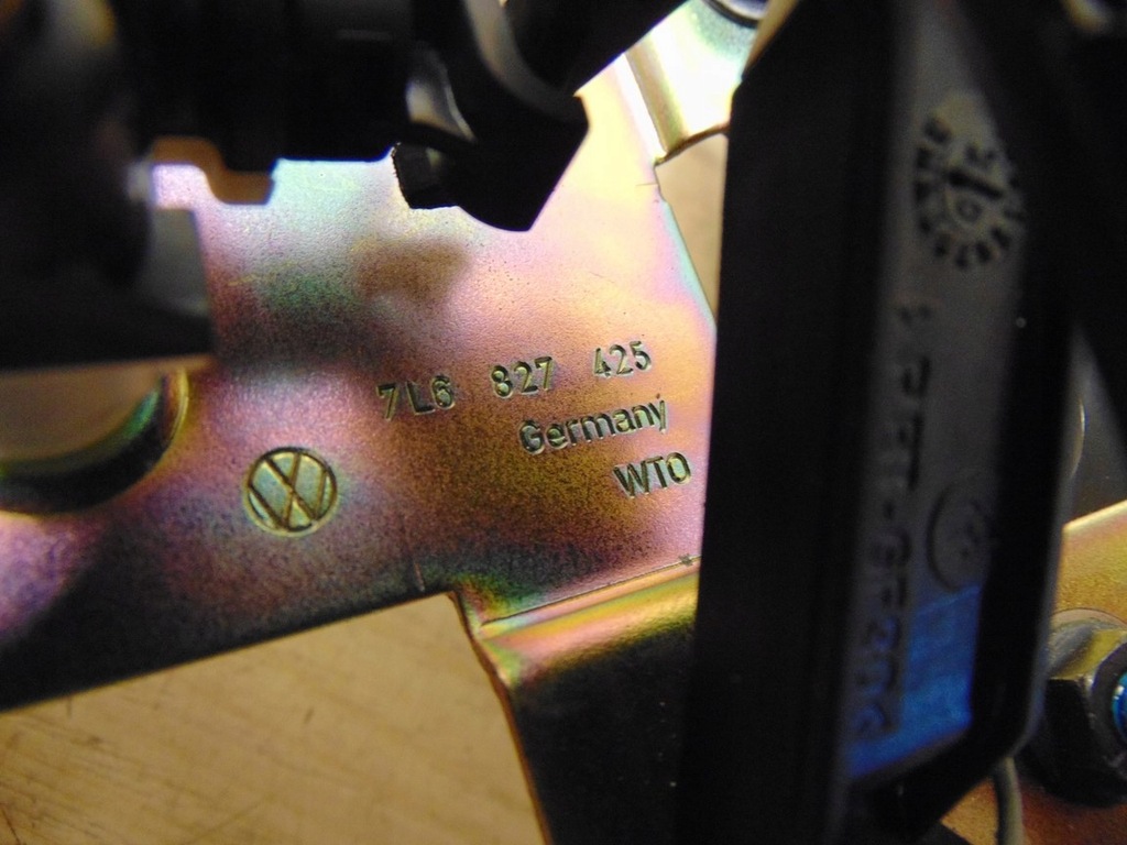 фото №11, Vw touareg 7l // захист замка кришки 7l6827529