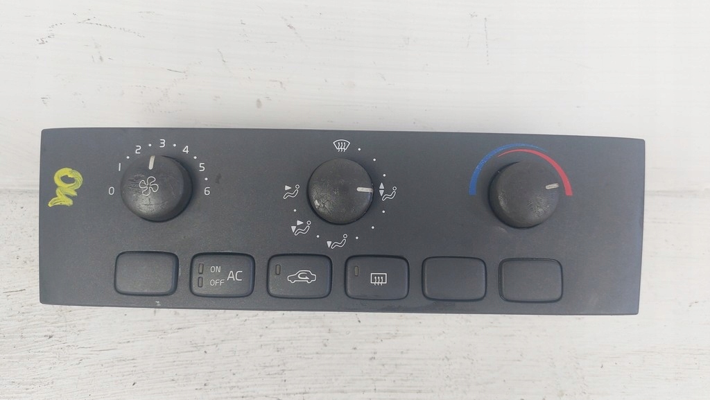 фото №1, Volvo панель кондиціонера 0142700g04