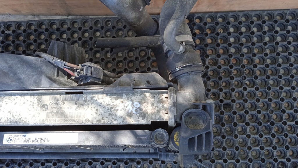 фото №10, Bmw e91 e90 2.0d радіатор вентилятор комплект