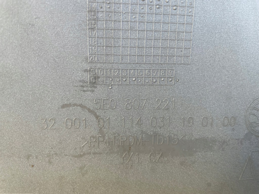 Купить Skoda octavia iii 5e0 бампер перед решётка радиатора na 4xpdc омыватель 5e0807221