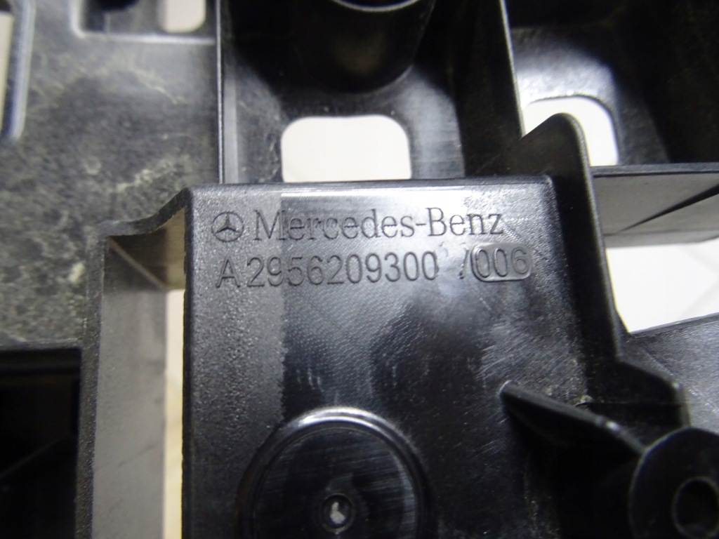 Mercedes eqe 295 седан ремень передний верхний усилитель средний a2956209300 Недорого