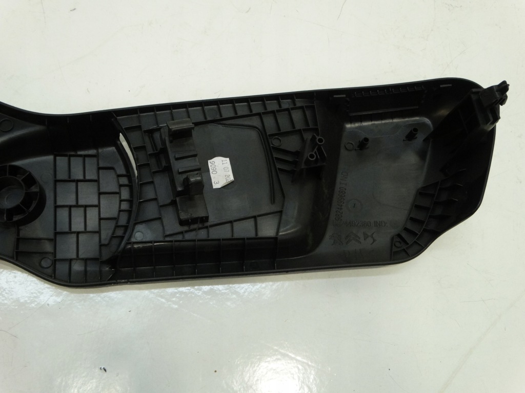 фото №7, Корпус защита сиденье левый перед citroen c4 iii 2020r. 9824492380