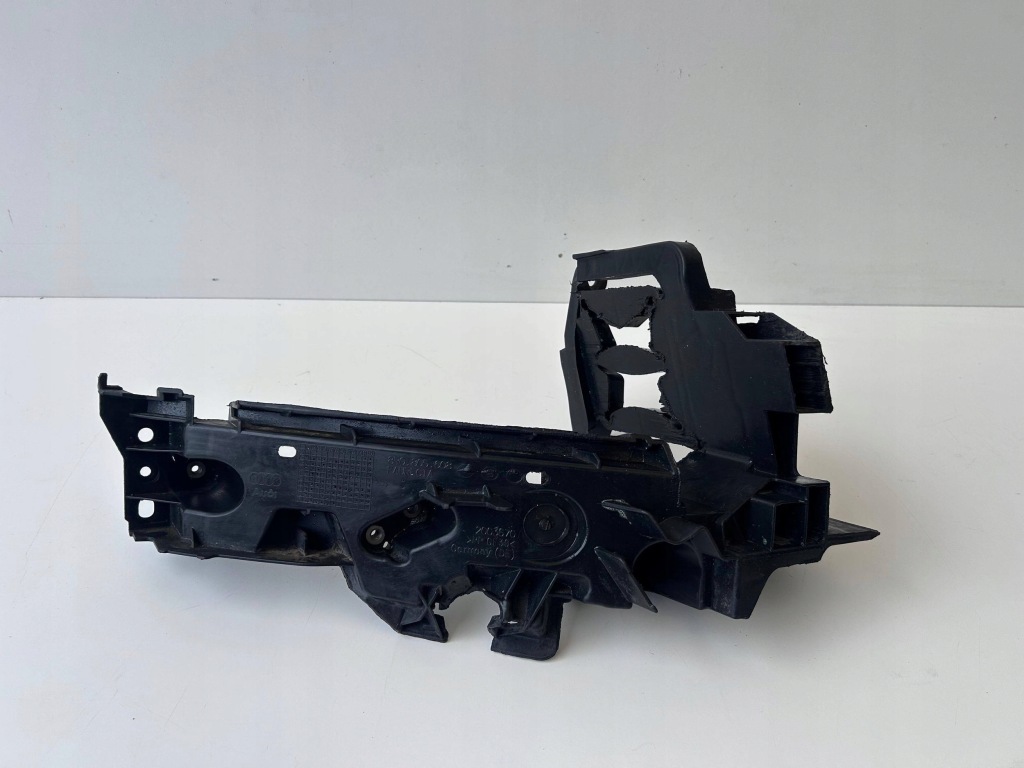 фото №1, Audi q5 8r направляющая правый pod фара 8r0805608 оригинал