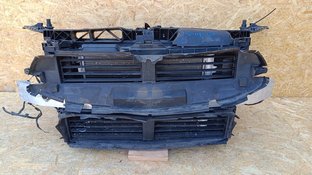 фото №12, Mercedes cla amg 2.0d w118 kompletny перед усилитель pas бампер 757