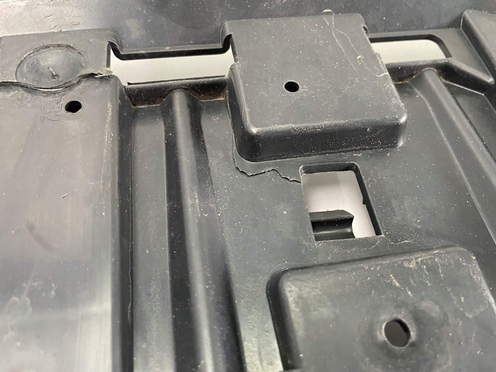 фото №5, Renault megane iv 4 16- плита защита пол бампера перед 622355835r