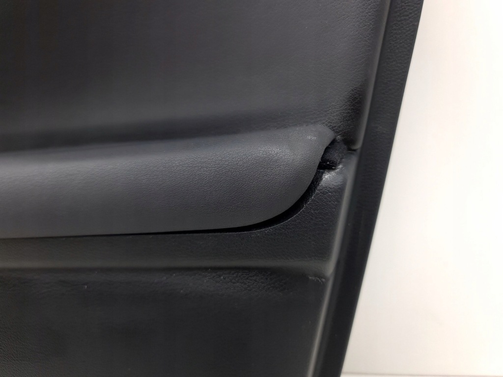 Lexus ux 2020 обшивки / обшивка дверь передних в Украине