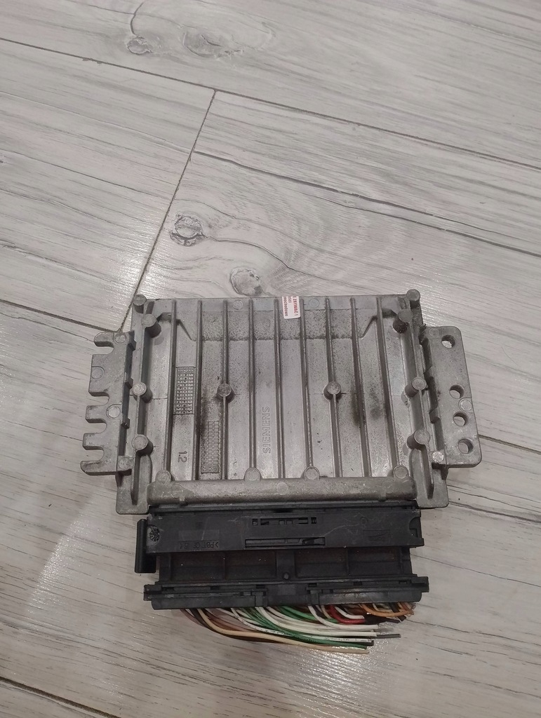 фото №4, Бортовой компьютер двигателя renault clio 8200035706