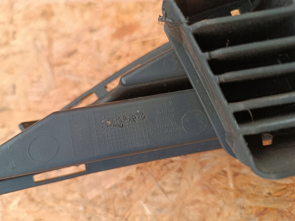 Купити 39003563 решітка бампера решітка радіатора перед opel corsa e 13432002