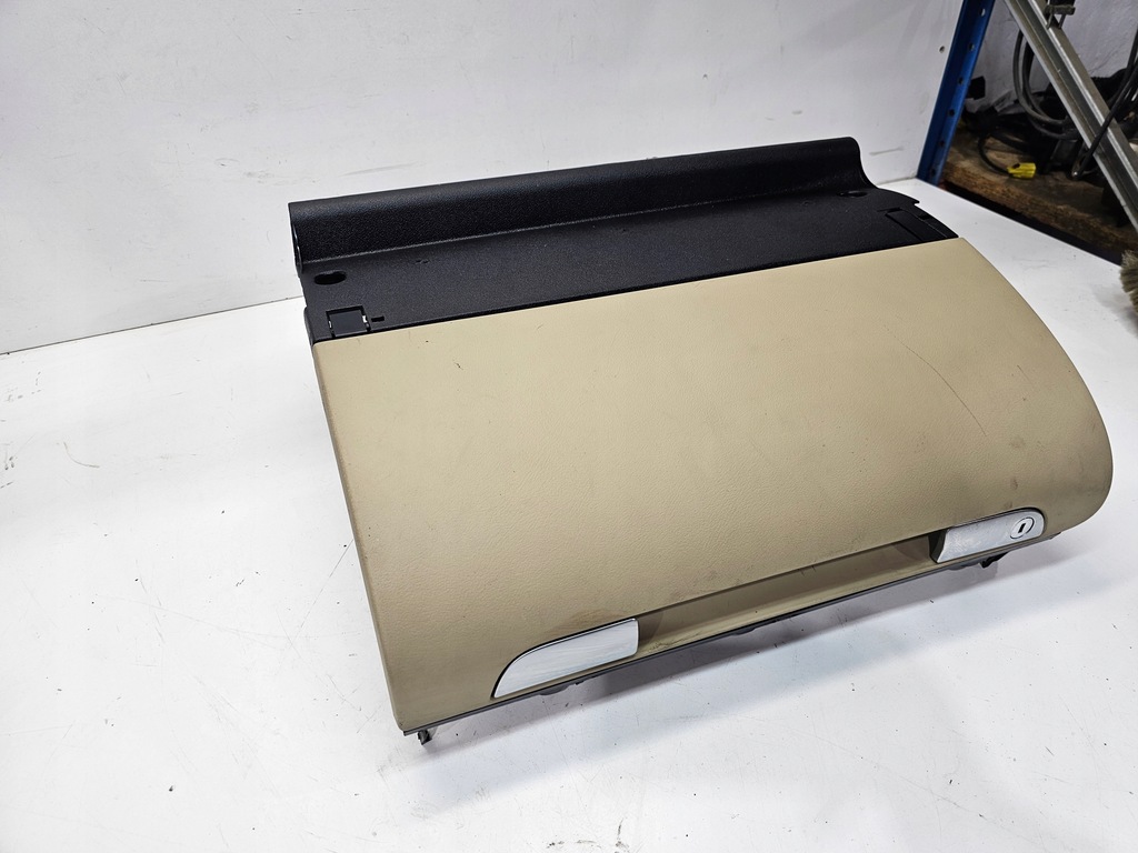 фото №15, Бардачок пассажира audi a3 8p lift 8p1857035a 8c1 кремовый