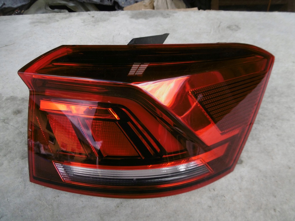 фото №1, Лампа правый задняя vw t-roc europa