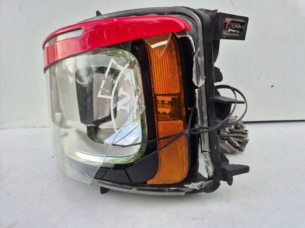 Scania s r 2017- full led левый фара фара правый  2655848 повреждённая Оригинал