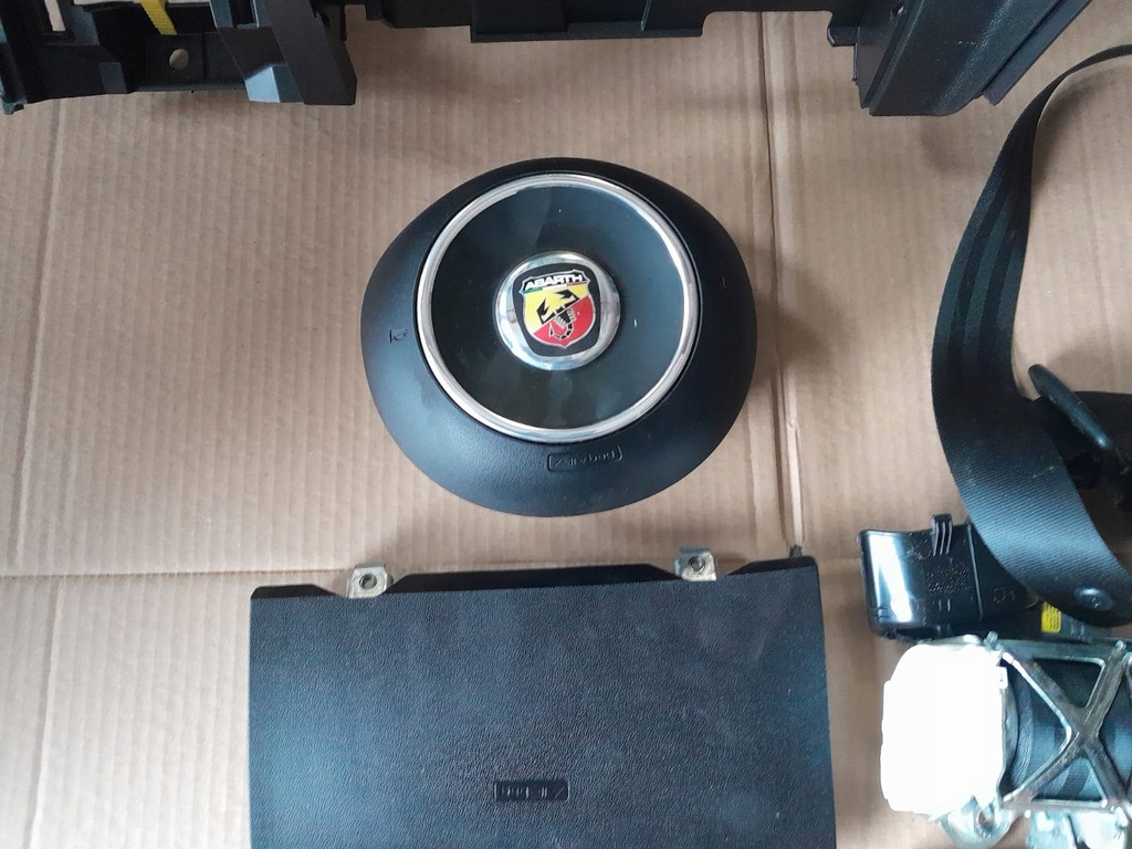 фото №5, Консоль панель приладів панель приладів подушка безпеки ремені fiat 500 abarth 595