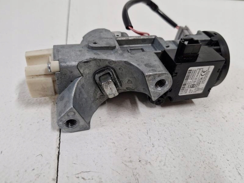 Nissan juke 1 1 f15 замок зажигания 2x ключ pilot с Разборки