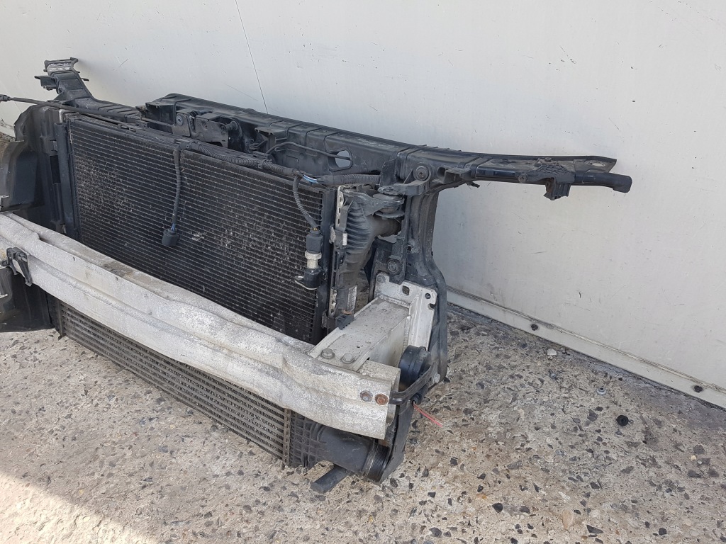 Audi a4 b8 рестайлинг  11-15r 2.0 tdi ремень передний радиатор вентиляторы механическая коробка передач Недорого