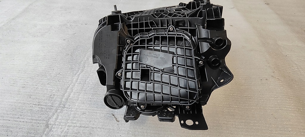 фото №8, Передня права лампа права перед porsche taycan matrix full led