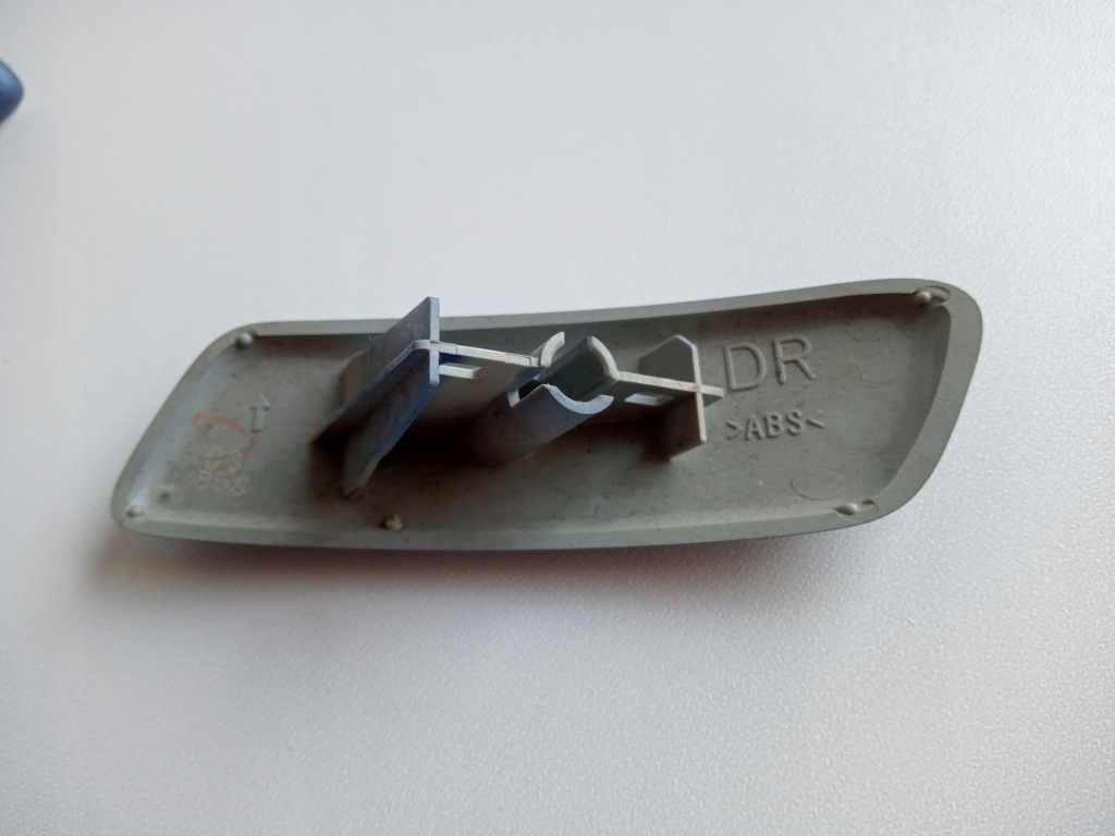 Заглушка розпилювача права ліва infiniti g37 Доставка