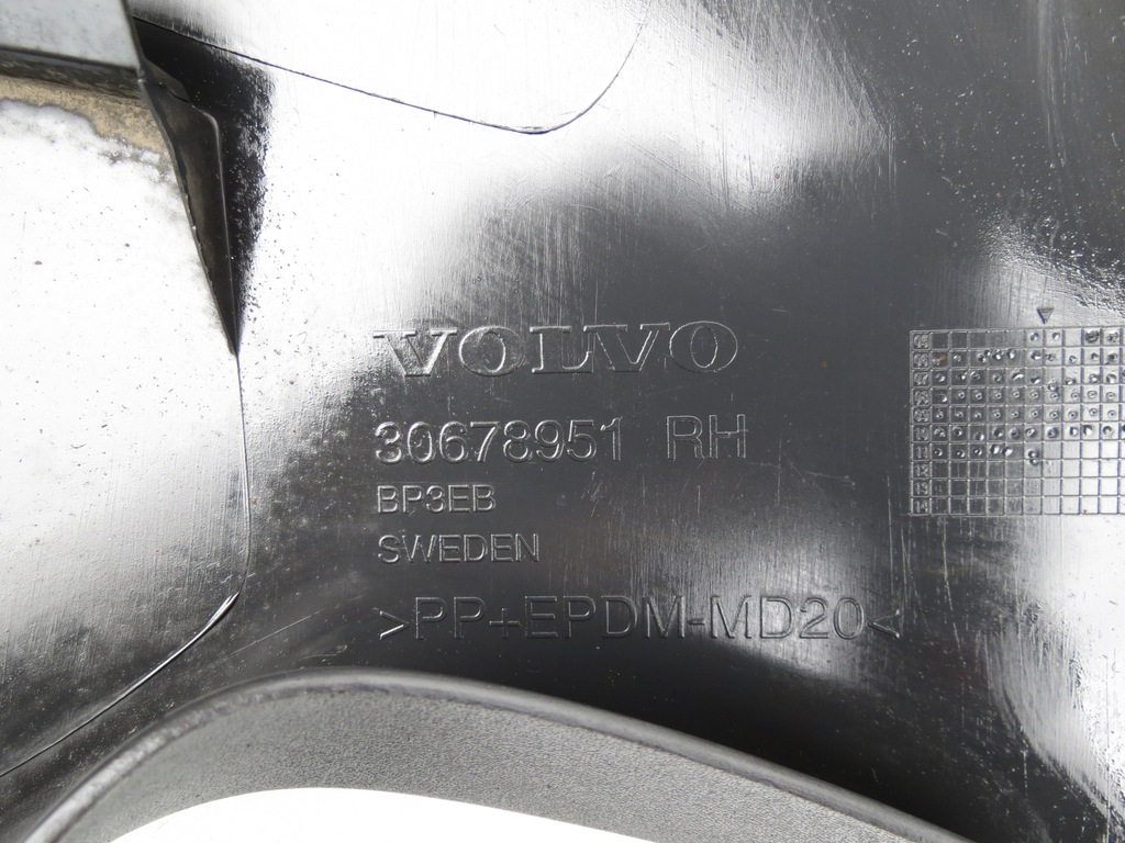 фото №11, Кутик обшивка бампера правий перед передній 30678951 volvo xc90 i