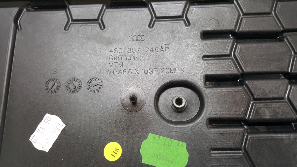 фото №10, Решётка решётка радиатора бампера заднего правая сторона audi r8 4s0807246a демонтаж