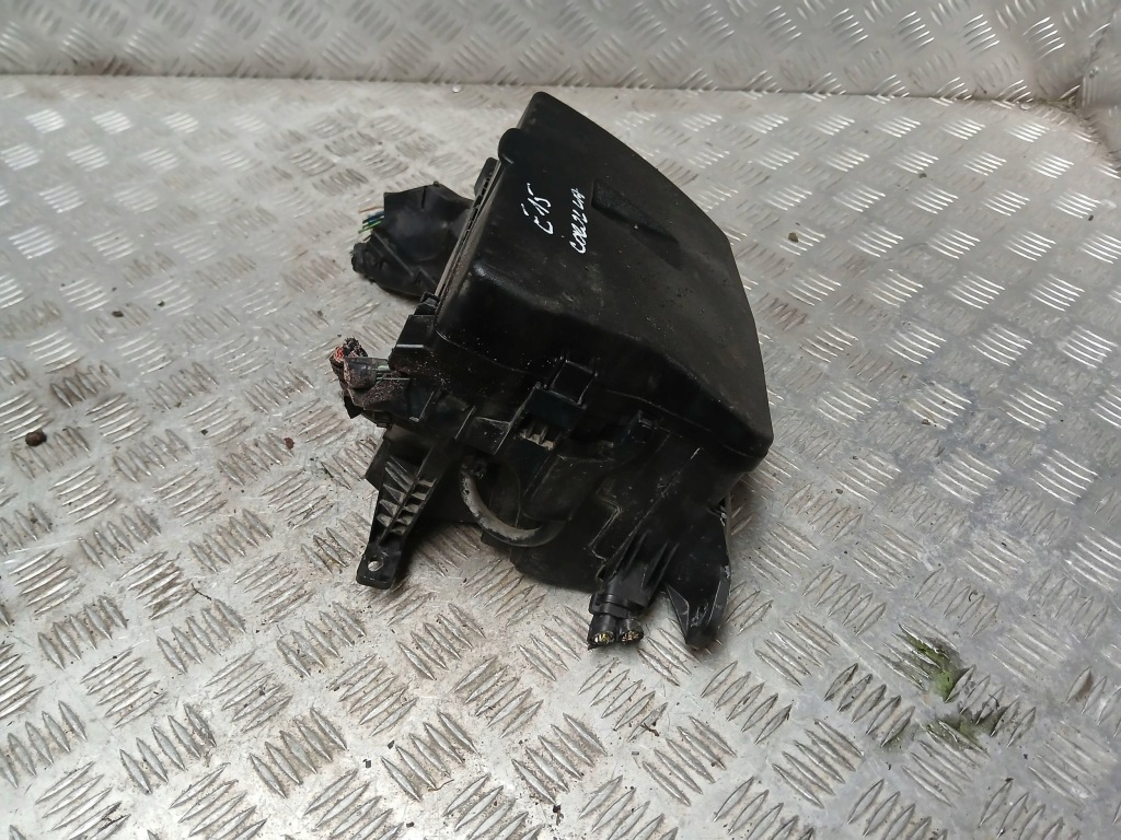 Toyota corolla e15 auris obuodwa коробка предохранителей 1.6 8266212570 2009 Недорого