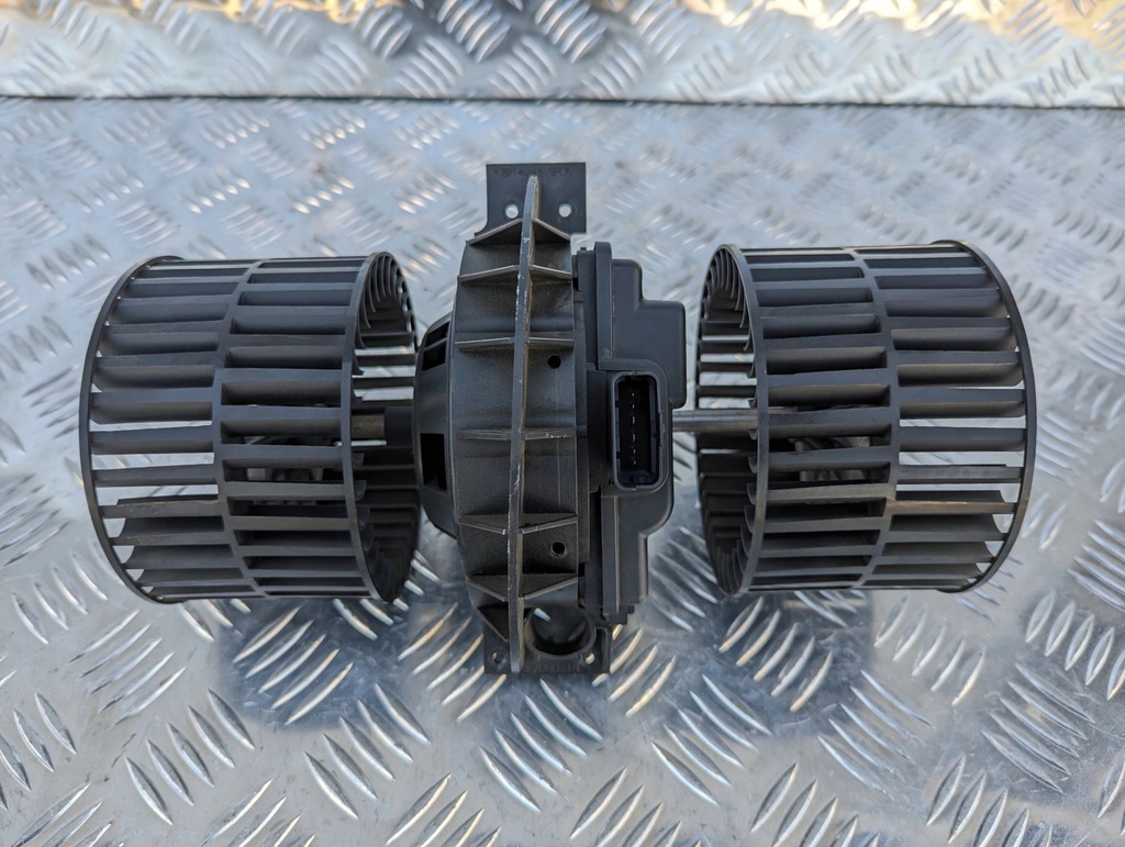 фото №1, Моторчик отопителя обдув scania r streamline 2005-2017