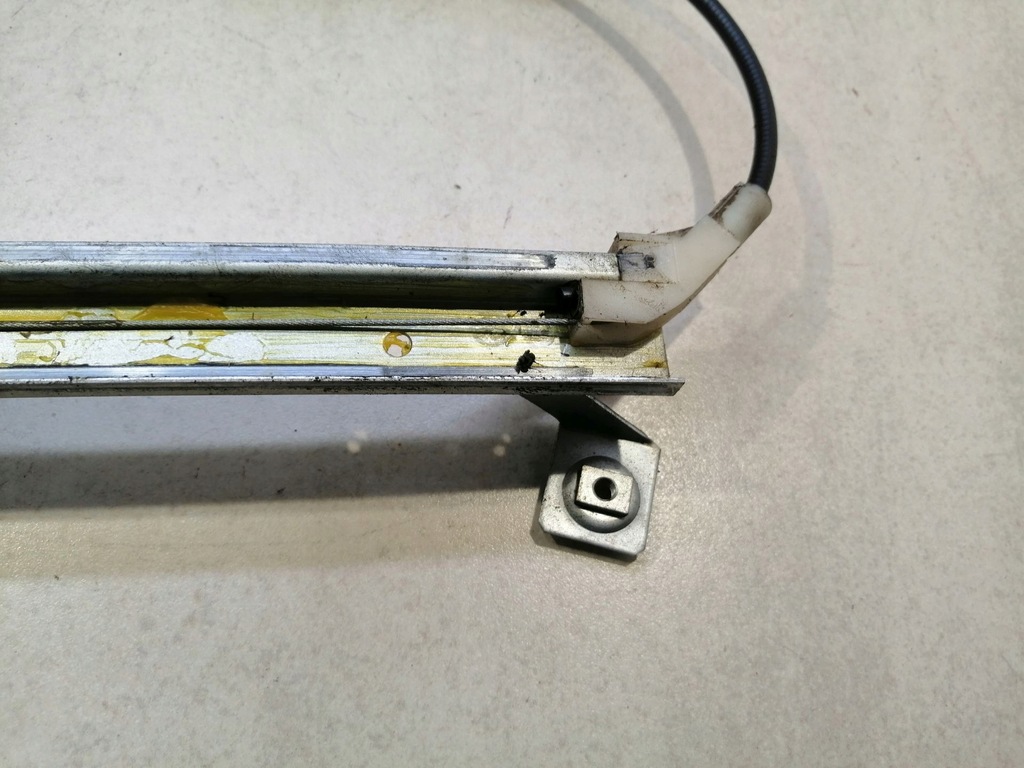 фото №8, Подъемник стекло правый задняя space star i