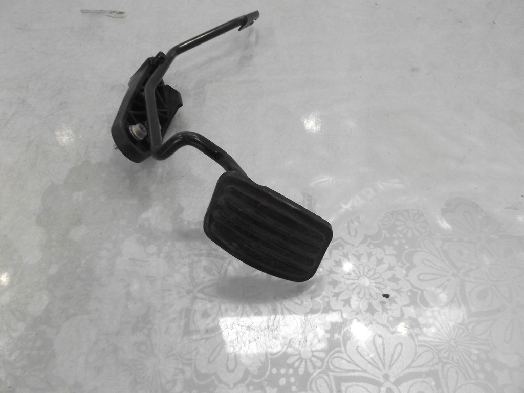 фото №3, 607 2,2hdi педаль газа