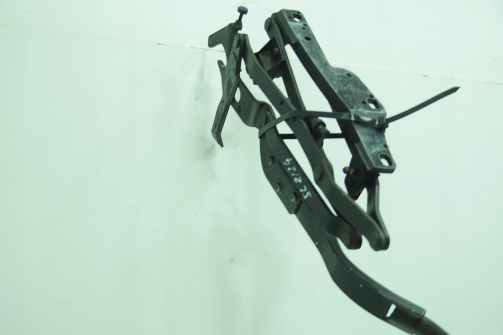 фото №2, Петля крышки дуга mercedes sl r230