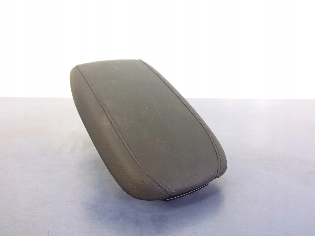 фото №1, Kia ceed iii lift kombi подлокотник кожаный