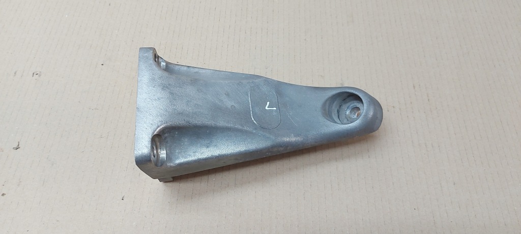 Купити Кронштейн двигуна ліва maserati granturismo 4.7