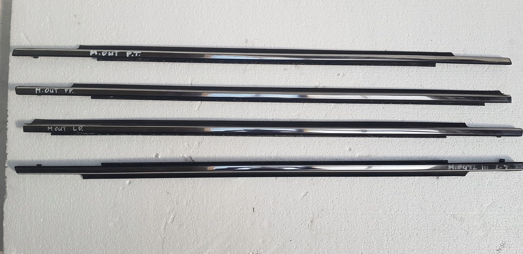 фото №1, Молдинг уплотнитель правая левая перед задняя mitshubishi outlander iii lift