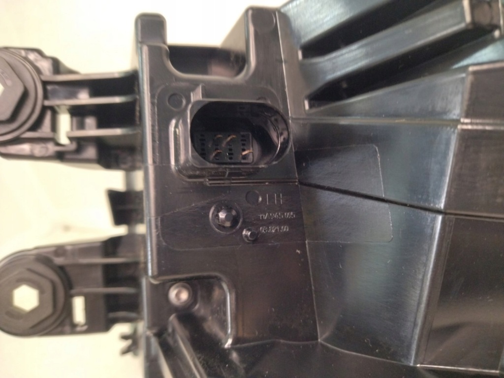 11a945095 оригинальная фара левый задний led vw id4 2021+ Оригинал