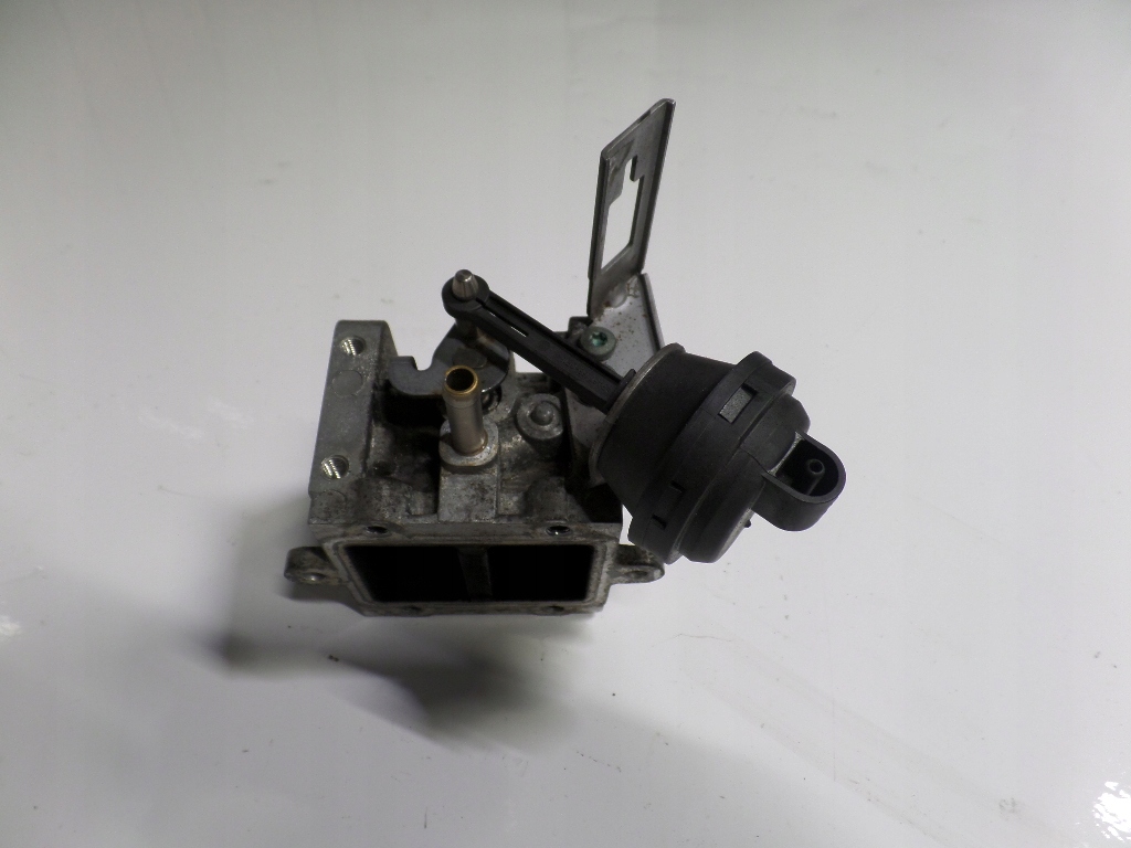 фото №1, Audi a6 c6 2.7 tdi дроссельная заслонка клапан egr 059131063d