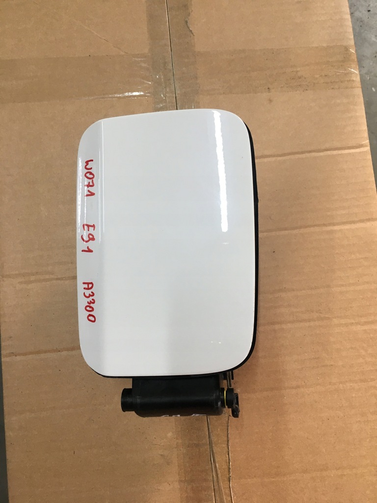 фото №1, Bmw e91 кришка заливної пального 7073961 колір 300