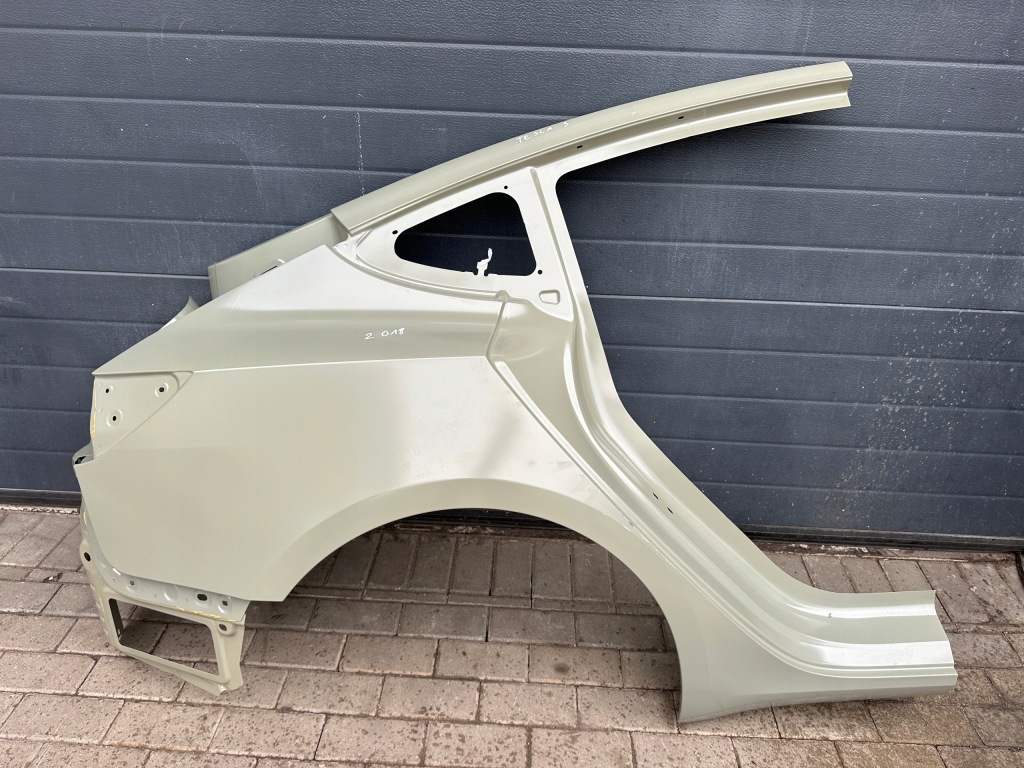 Купити Tesla 3 3 обшивка четвертина правий задні крило 17-24